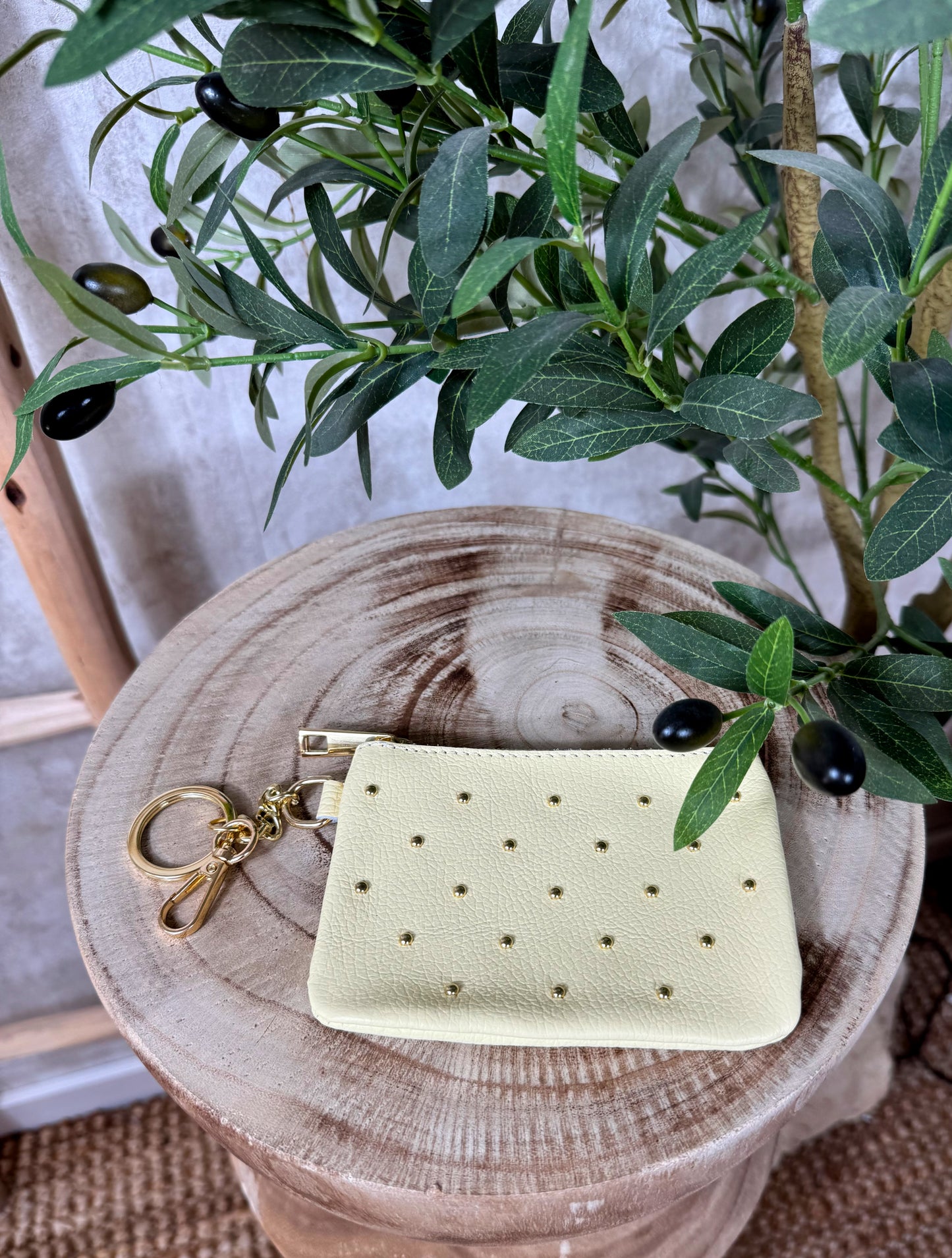 Monedero amarillo pastel